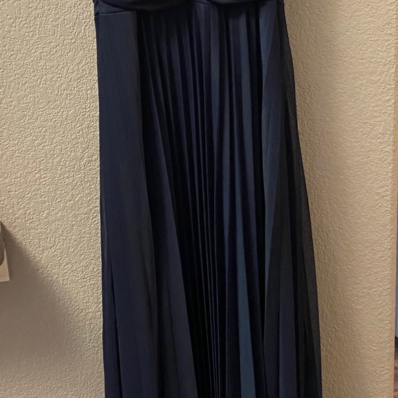 Dress - Picture 5 of 5